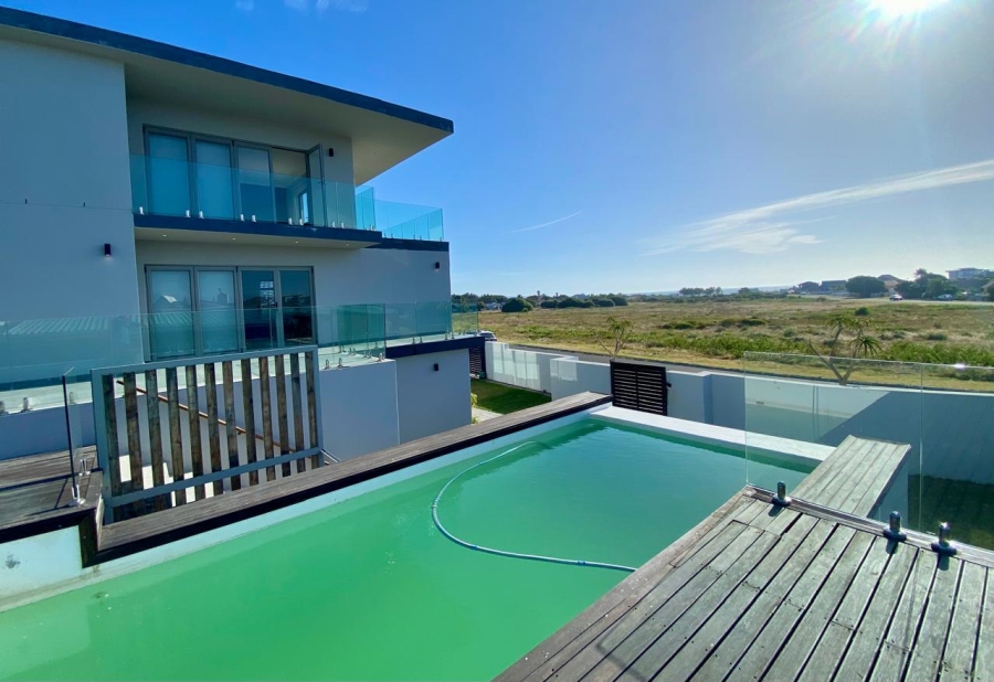 7 Bedroom Property for Sale in Gansbaai Central Western Cape